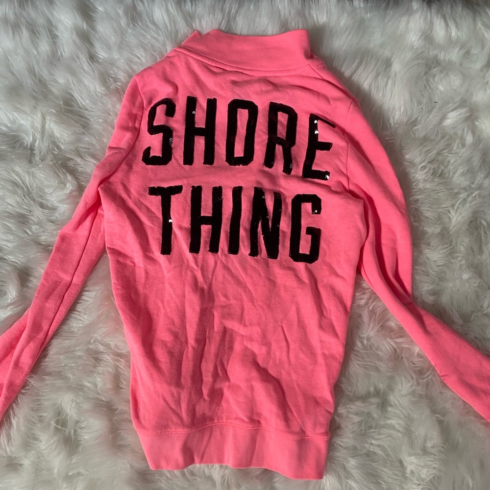 VS pink pullover